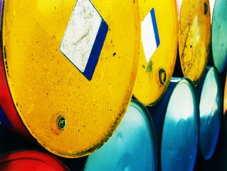 Sản lượng OPEC xuống mức thấp 12 tháng